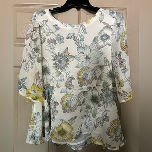 Cupcakes & Cashmere Floral Blouse